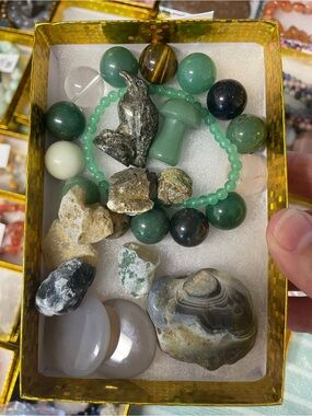 Raw and polished crystals, crystal carving, and crystal bracelet goodie set